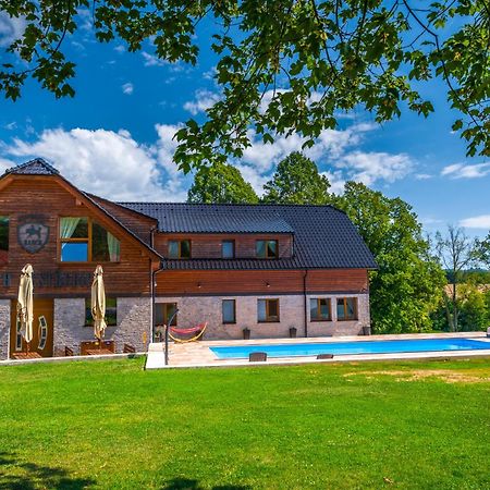 Ranch Jestrebice Hotell Hermanicky Exteriör bild