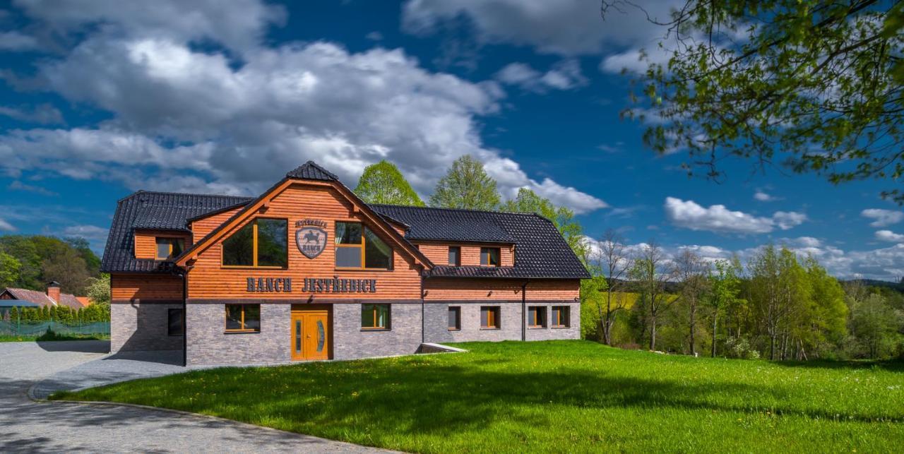 Ranch Jestrebice Hotell Hermanicky Exteriör bild