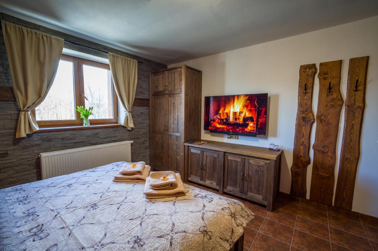 Ranch Jestrebice Hotell Hermanicky Exteriör bild