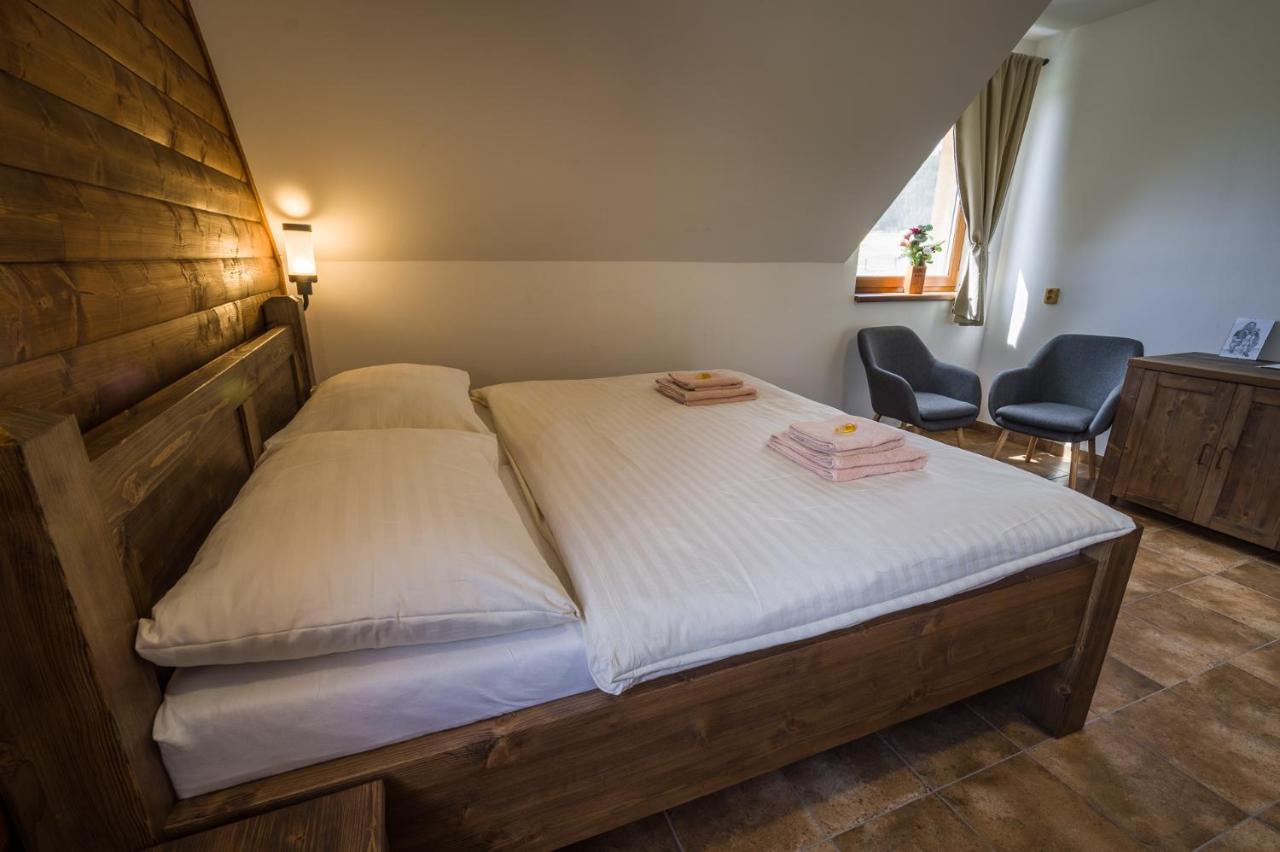 Ranch Jestrebice Hotell Hermanicky Exteriör bild